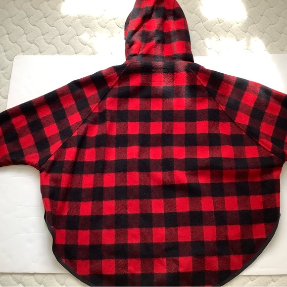 Red Buffalo Check Hooded Woolrich Poncho - Picture 4 of 15